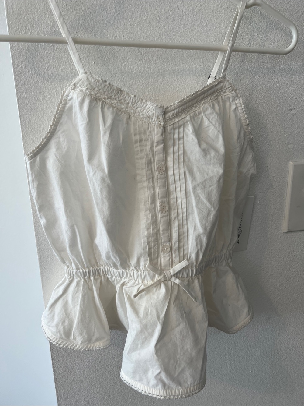 Treasure & Bond Cream Lace-Trim Peplum Camisole